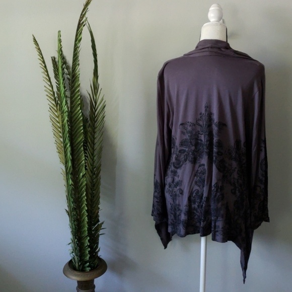 Cato gray waterfall open front  cardigan with black print and shawl collar - Picture 2 of 5
